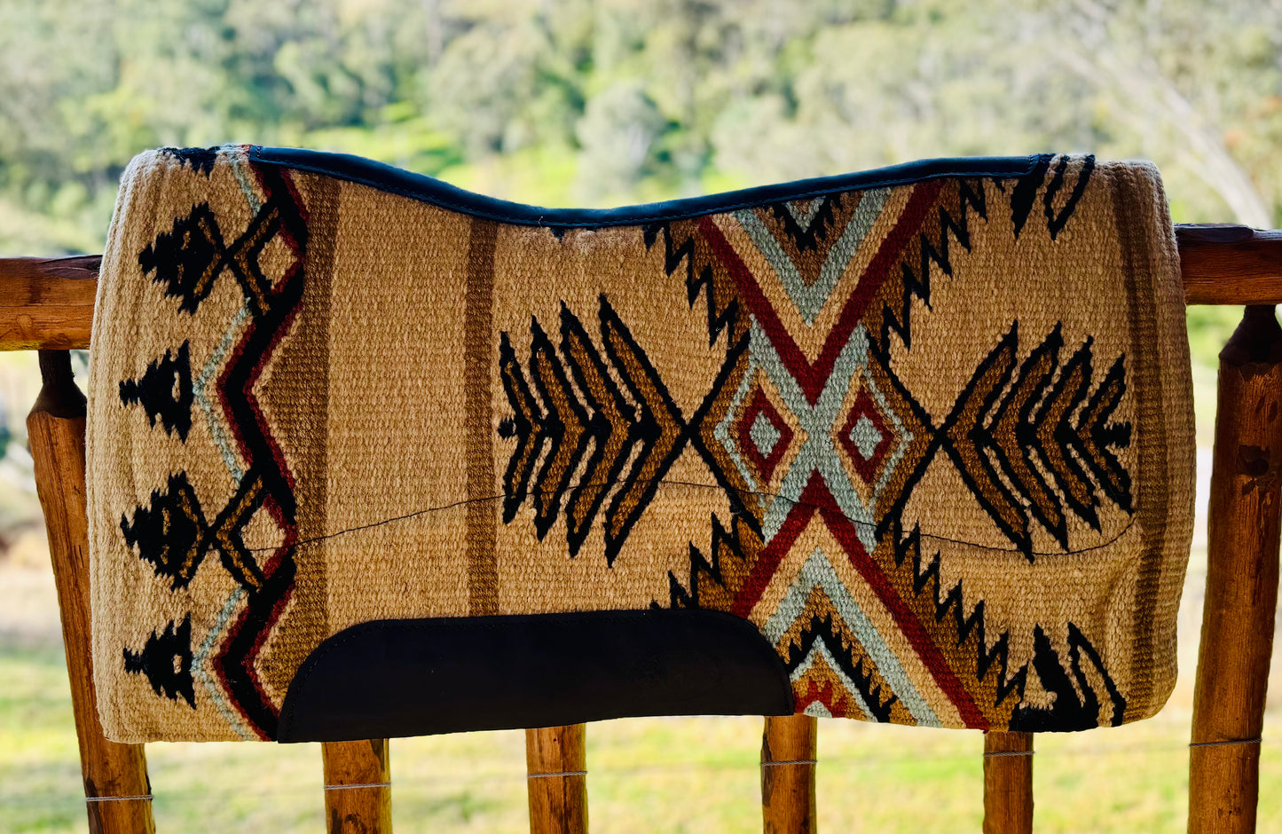 Rockin W Contoured Ranch Pad with Felt Lining