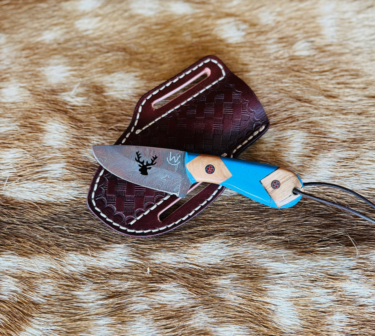 Rockin W knife with pouch