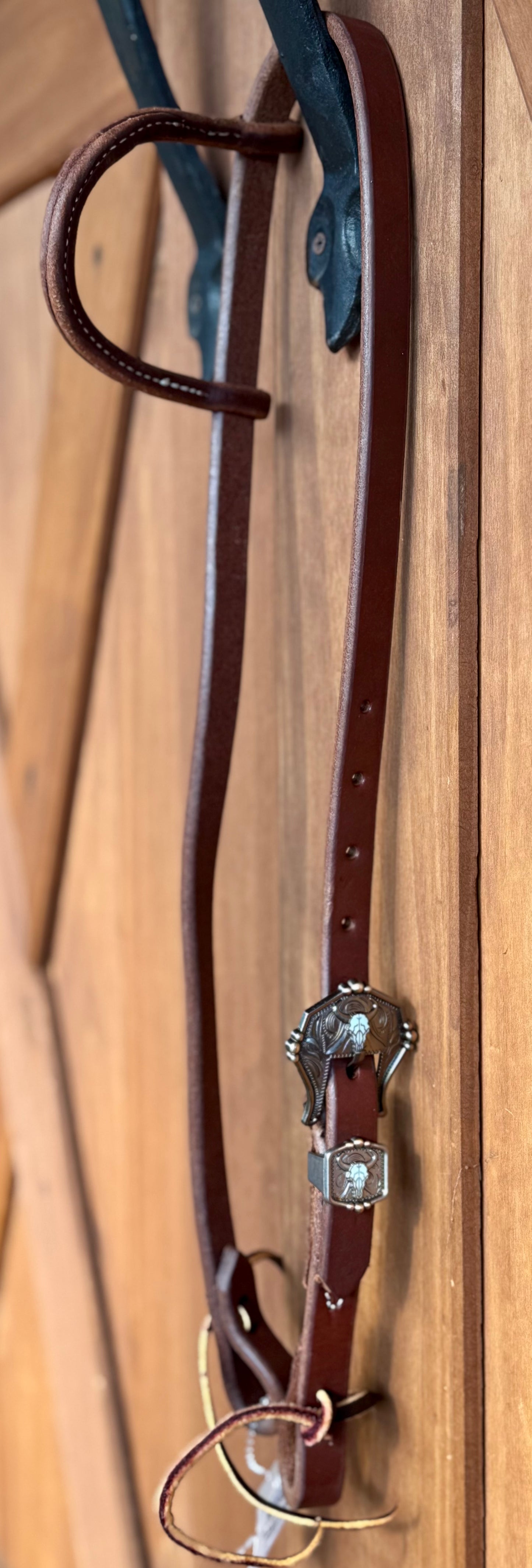 3/4” slip ear single turquoise long horn buckle