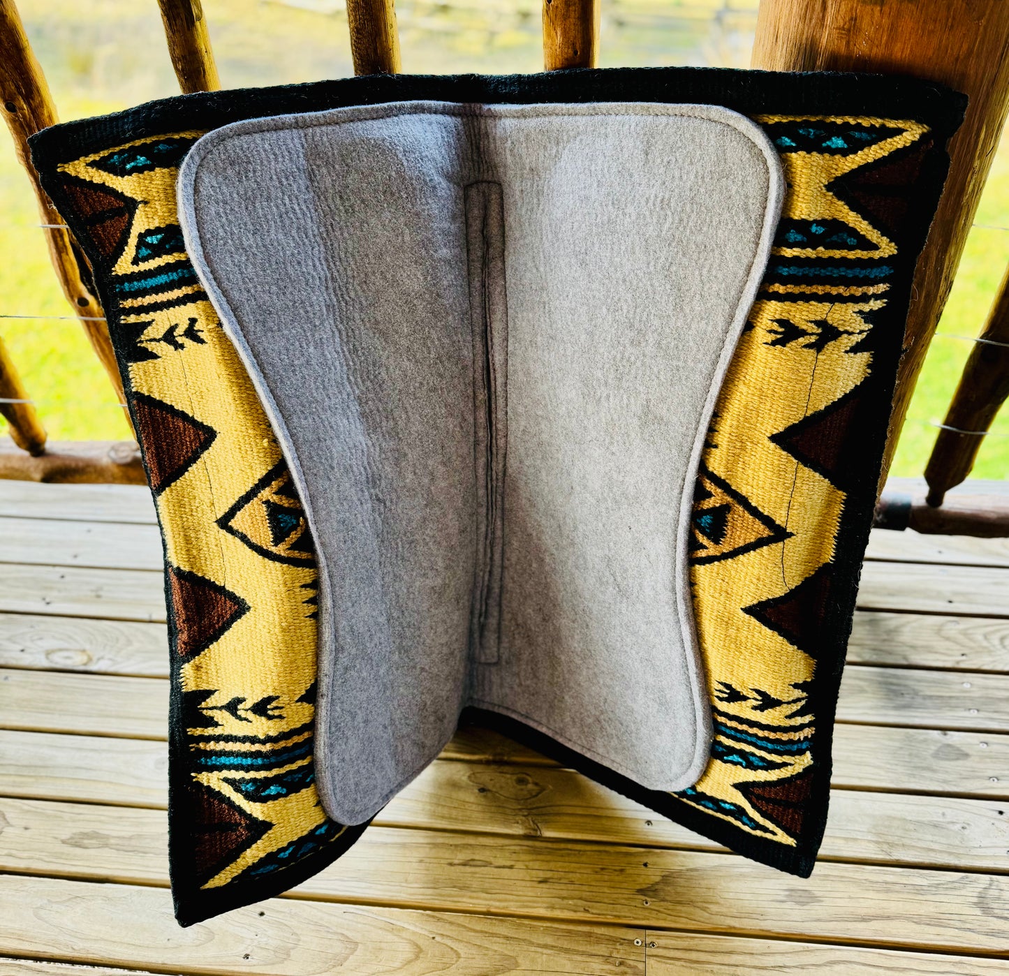 Rockin W Contoured Ranch Pad with Felt Lining